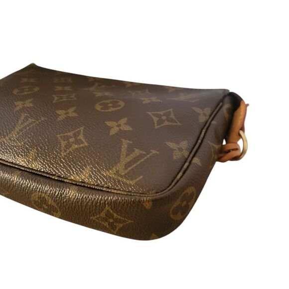 Louis Vuitton Monogram Pochette Accessories Handbag - Picture 16 of 16